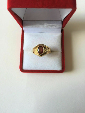 14K Solid Yellow Gold Oval Red Gemstones Ring Size 6.5