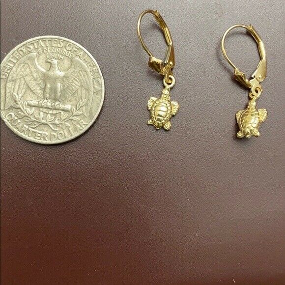 14K Yellow Gold Detailed Sea Turtle Leverback Earring Set