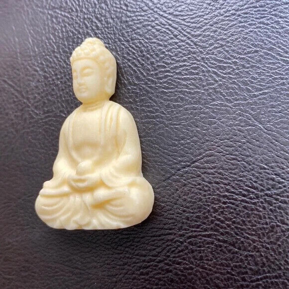 Carved Zen Buddha Male Meditation Buddhist Pendant Carving