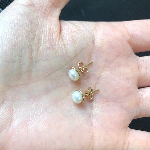 Small 14K Yellow Gold Fresh Water Pearl Stud Earrings