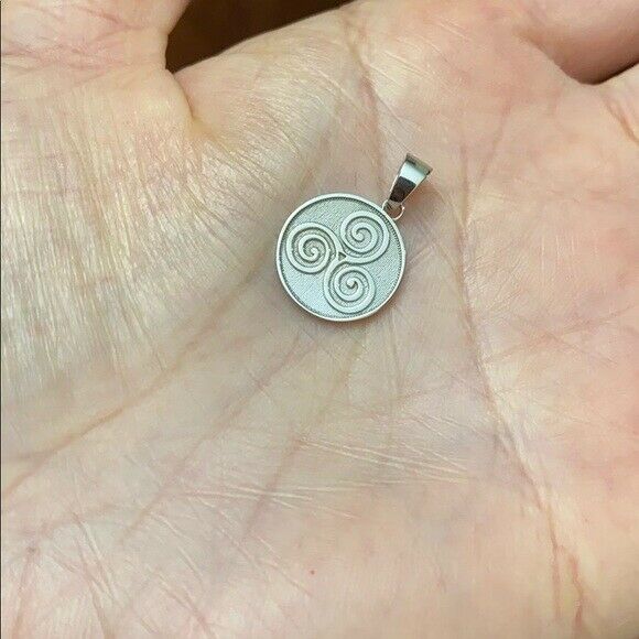 Sterling Silver Celtic Triple Spiral Triskele Irish Knot Disc Pendant Necklace