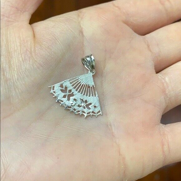 14k Yellow Gold Cut Out Japanese Handheld Folding Hand Fan Pendant Necklace