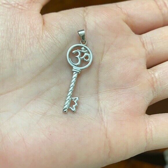 14k Solid Yellow Gold Om/Ohm Key Crown Pendant Necklace Yoga and Meditation