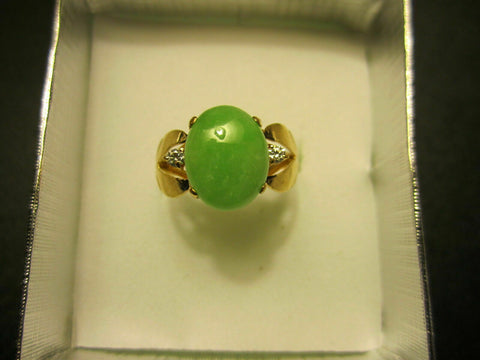 NWOT 14K Yellow Gold Oval Green Jade Women Ring Size 8