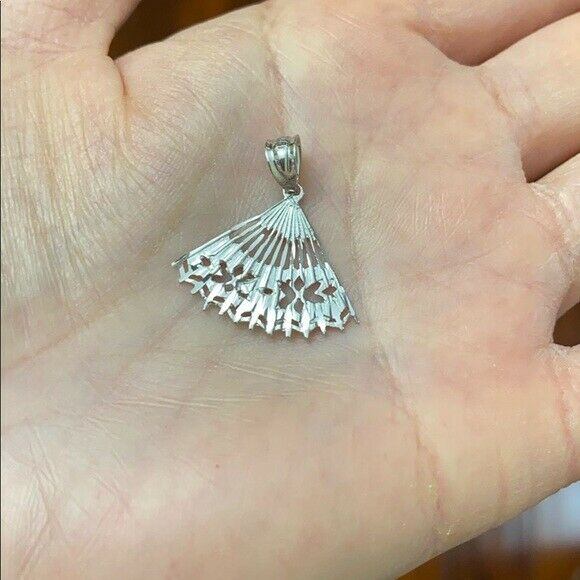 10k Yellow Gold Cut Out Japanese Handheld Folding Hand Fan Pendant Necklace