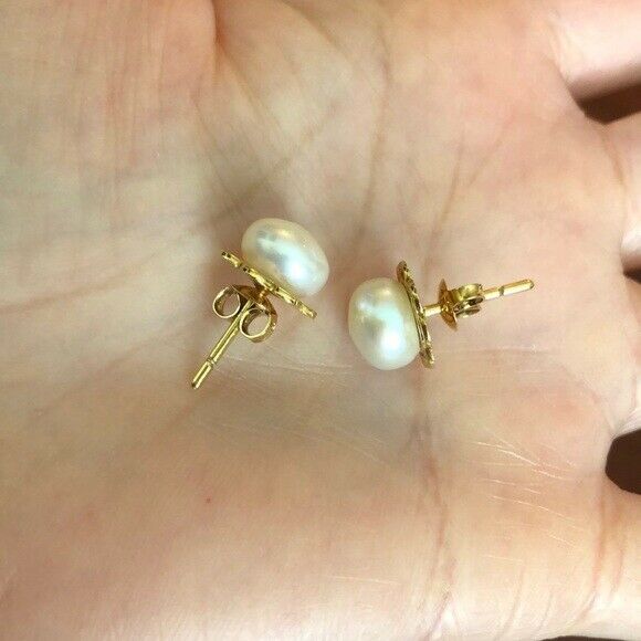 14K Solid Yellow Gold Freshwater White Pearl Stud Earrings
