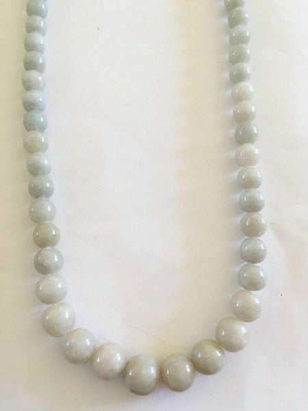 NWOT Heavy Round jade beads necklace with 14kt white gold clasp 26 inches