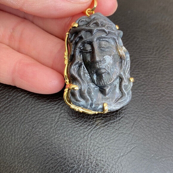 14K Real Solid Gold Natural Sapphire Carving Jesus Christ Head Face Pendant